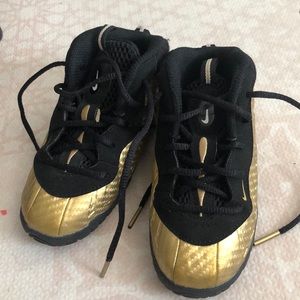 Lightly worn boys sneakers